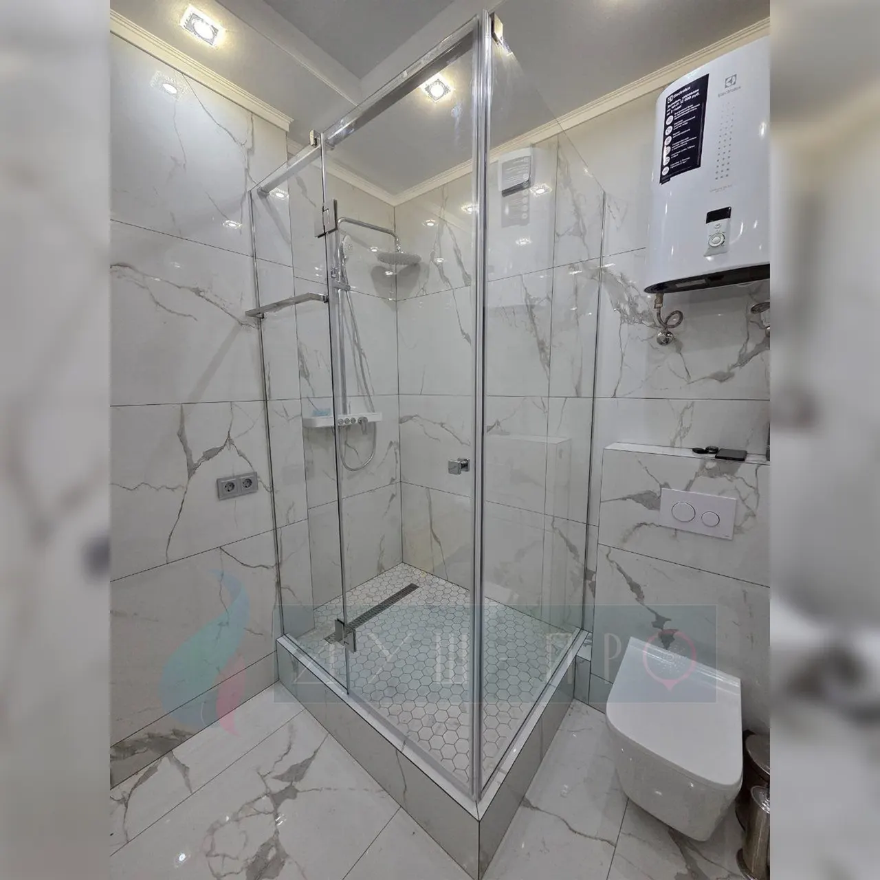 Петли и коннекторы душевого ограждения из стекла